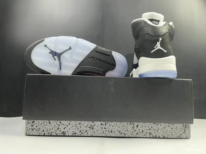 Kicktheory CT4838-011 JORDAN OREO 5 AIR 0815
